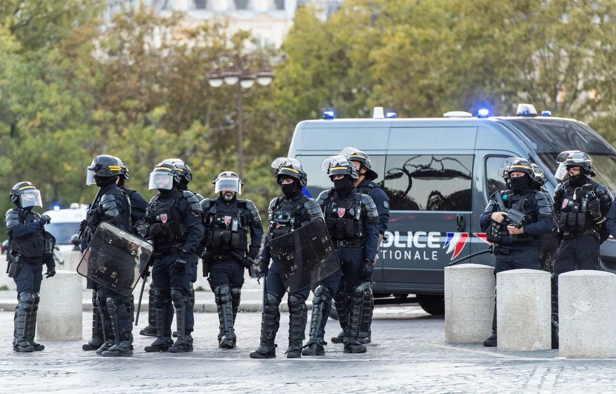 Toute l’info en 2 minutes : Halloween sous haute surveillance, Philippe témoin assisté et le camp de Netanyahou en tête