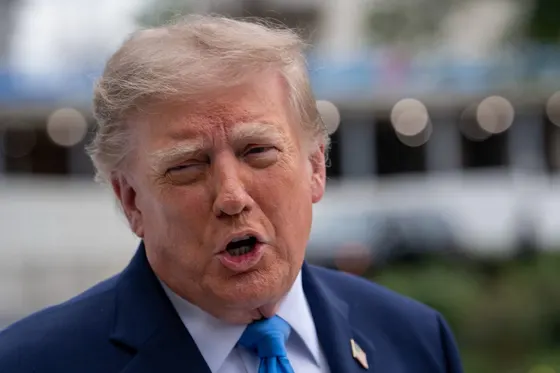 Trump affirme que le prix de l'essence monte à cause des attaques ukrainiennes contre la Russie