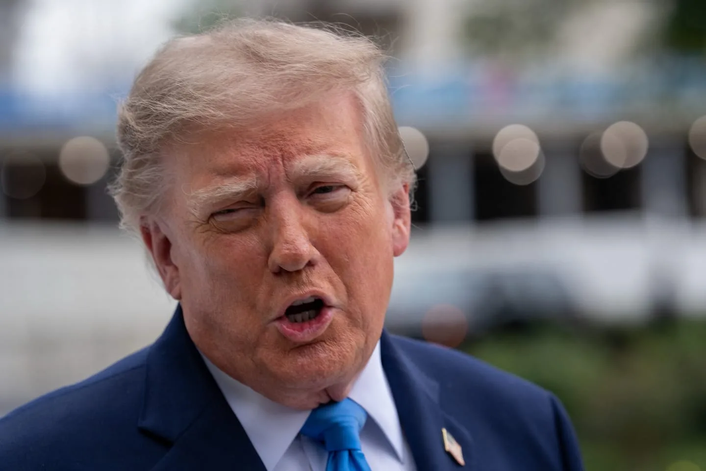 Trump affirme que le prix de l'essence monte à cause des attaques ukrainiennes contre la Russie