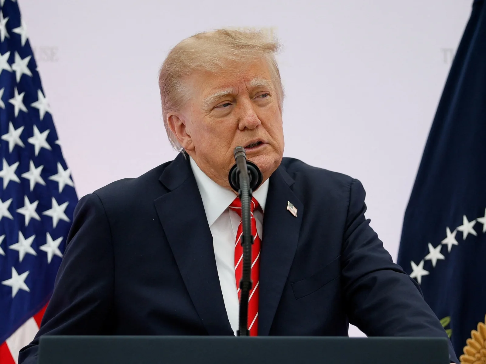 Trump affirme que les États-Unis ne frapperont pas l'Iran avant les élections de mi-mandat
