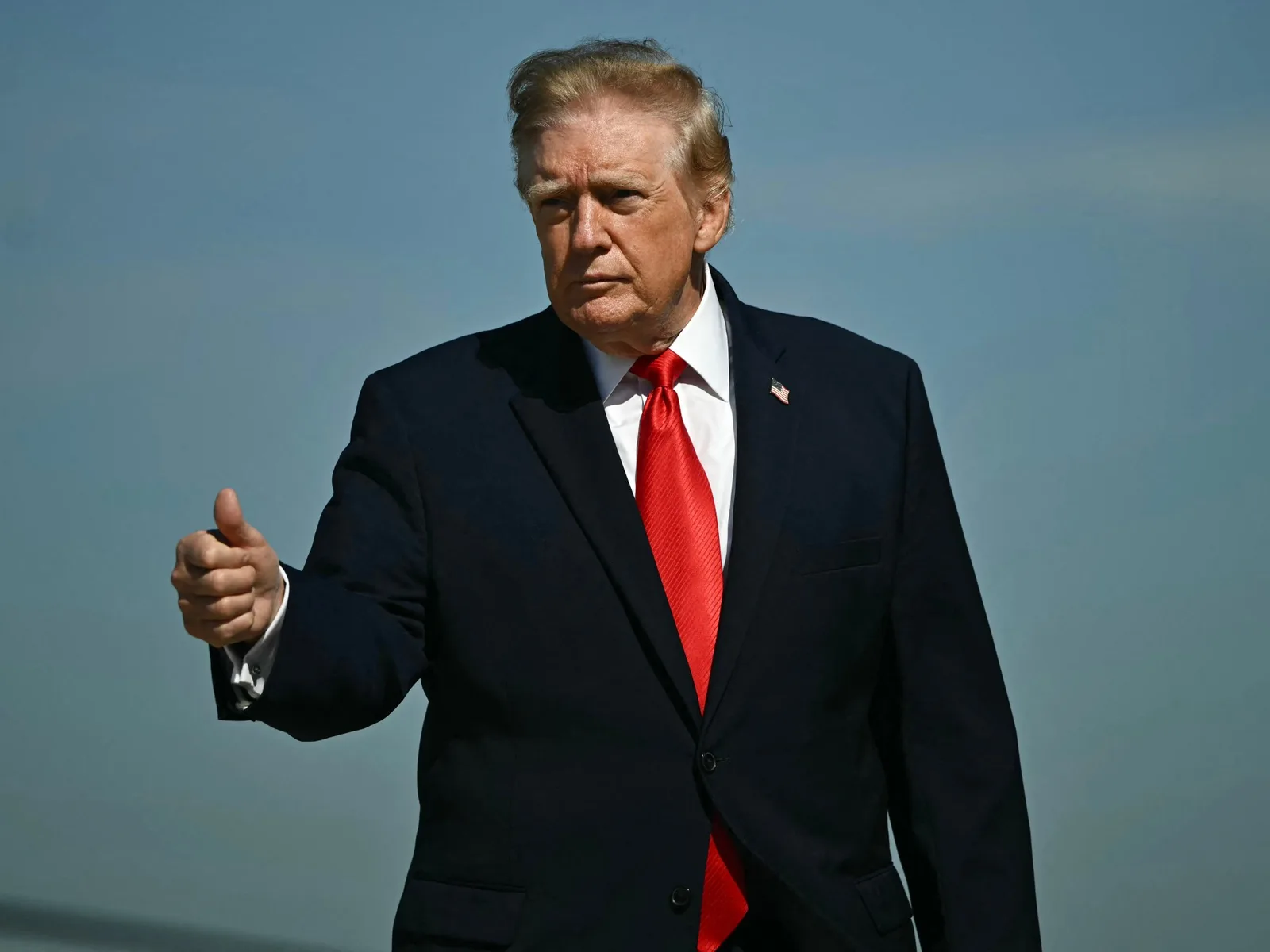 Trump affirme que les Houthis tentent de faire monter les prix du pétrole avant les élections américaines