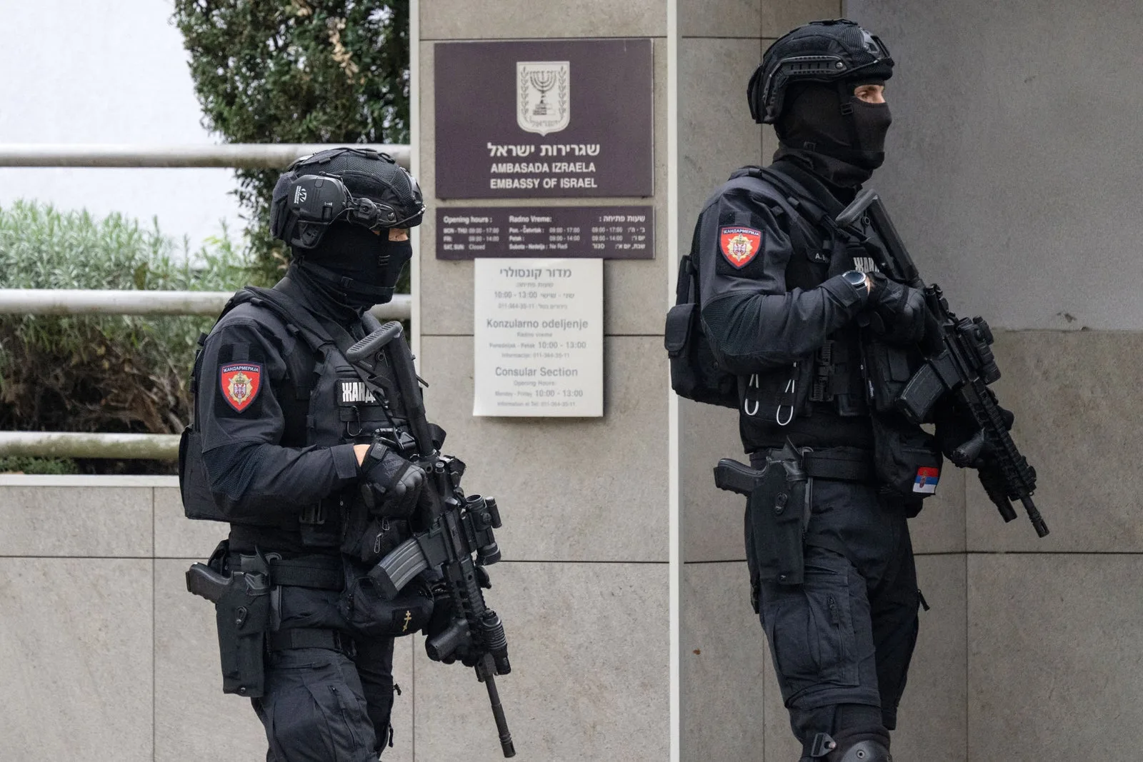 Un assaillant abattu par la police devant l’ambassade d’Israël à Belgrade