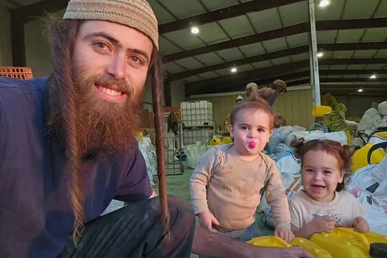 Un colon israélien assassin, ouvre un moulin à huile pour les olives volées aux Palestiniens