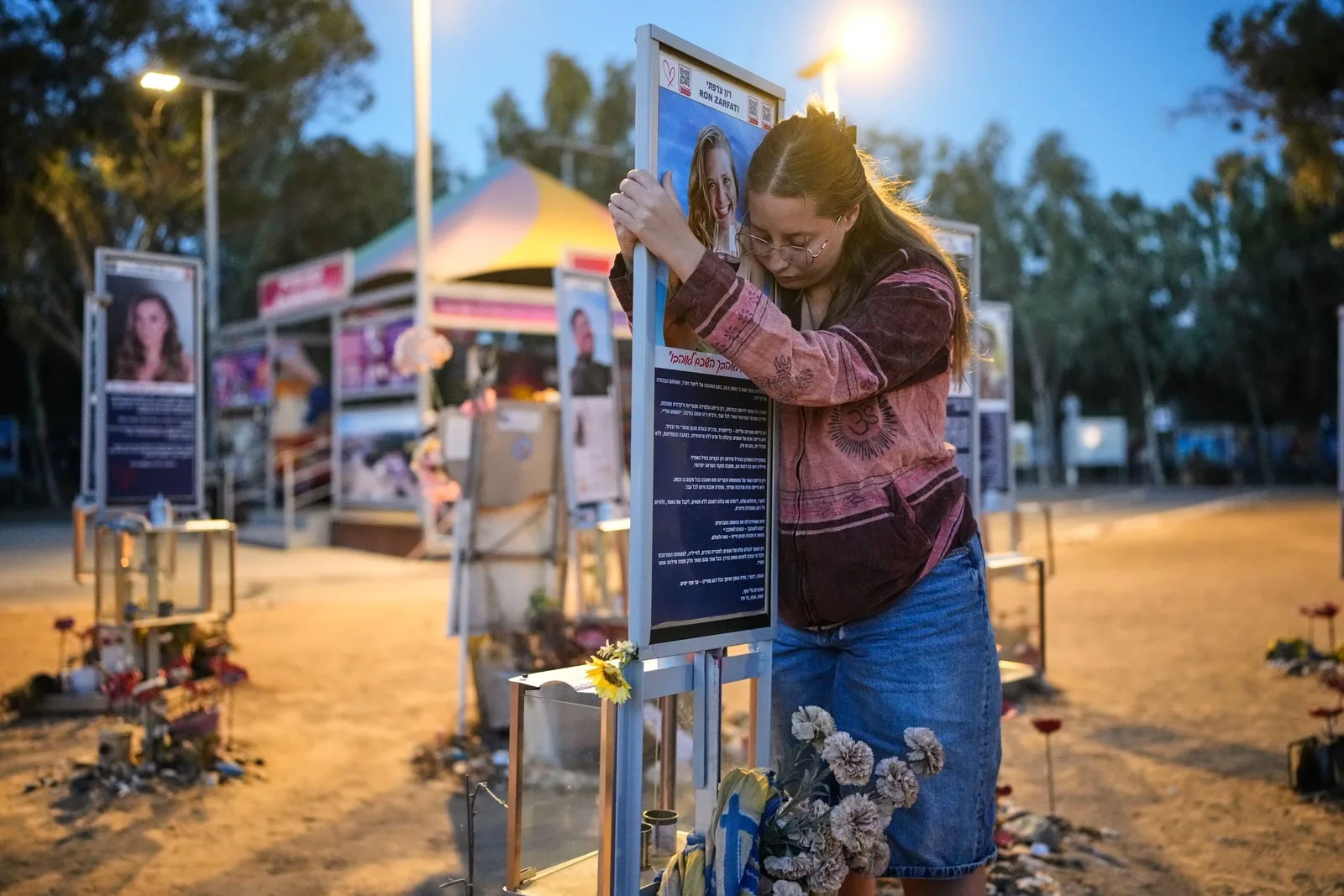Une commémoration de l’attaque du 7 octobre 2023 teintée de tensions avant le scrutin en Israël