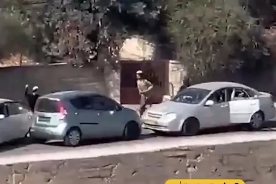 Vidéo : un palestinien échappe de justesse à une attaque des colons