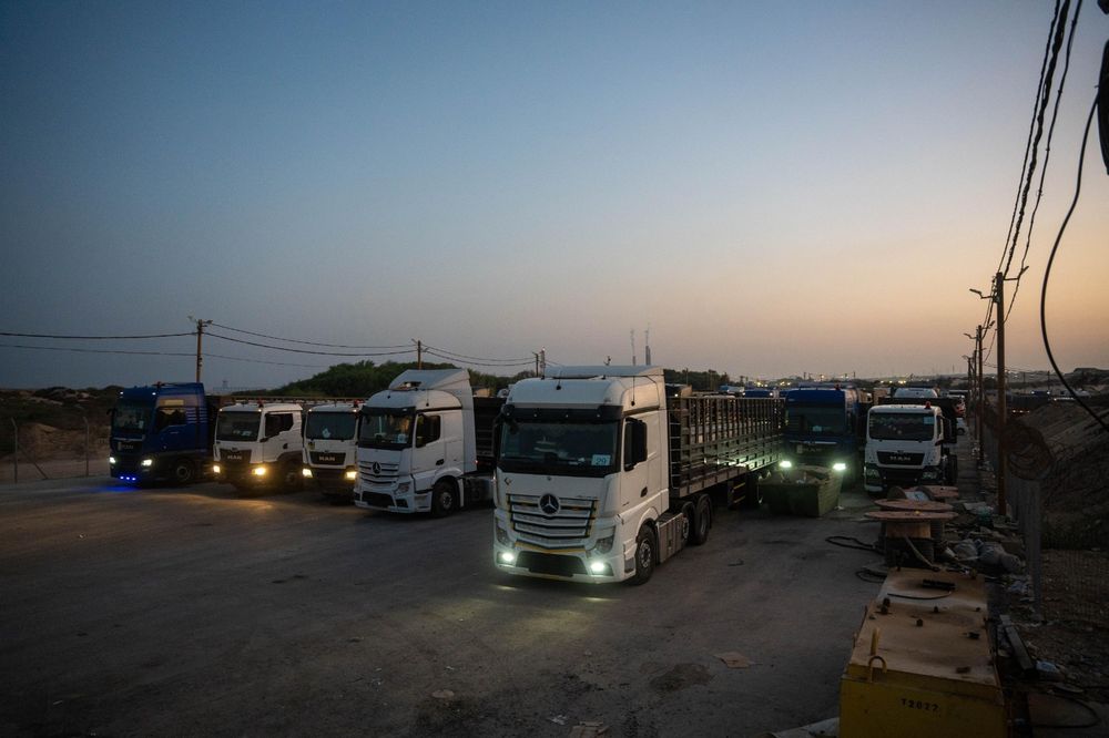 Camions d'aide humanitaire entrant dans la bande de Gaza