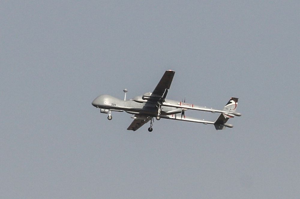 Illustration - Un drone israélien Heron survole la ville d'Ashdod dans le sud d'Israël, le 13 novembre 2019