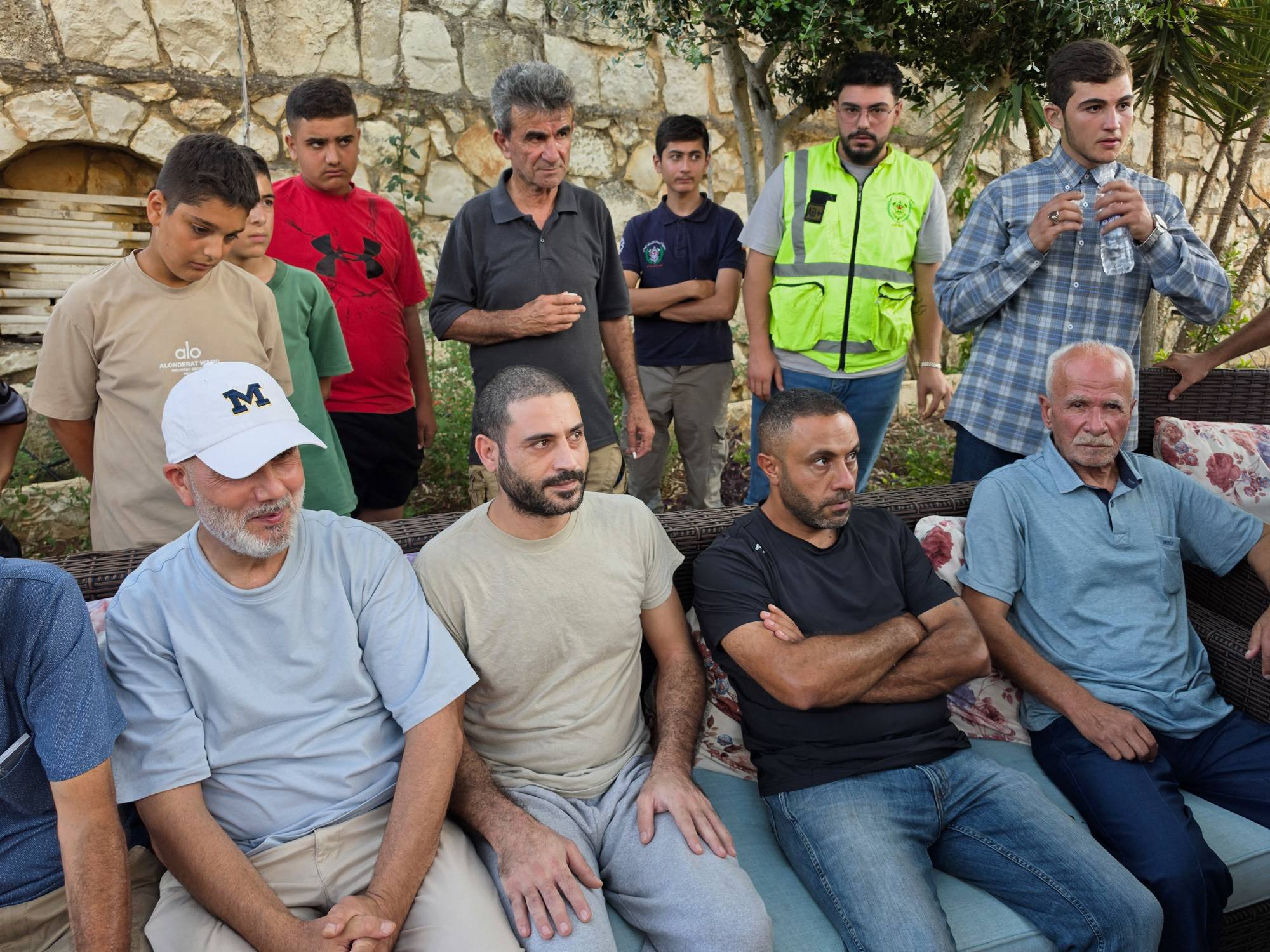 Hussein Ayyash (33 ans), qui avait été détenu par l'armée israélienne, a retrouvé sa famille dans la ville de Harouf, dans le district de Nabatieh, au sud du Liban (Reuters).